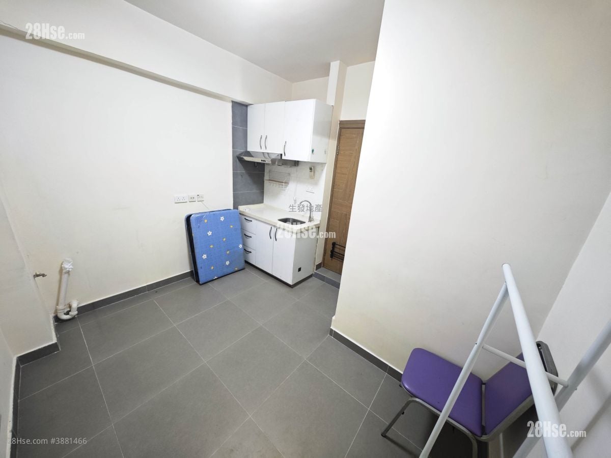 Yin Hing Building Rental Studio , 1 Bathroom 120 ft²