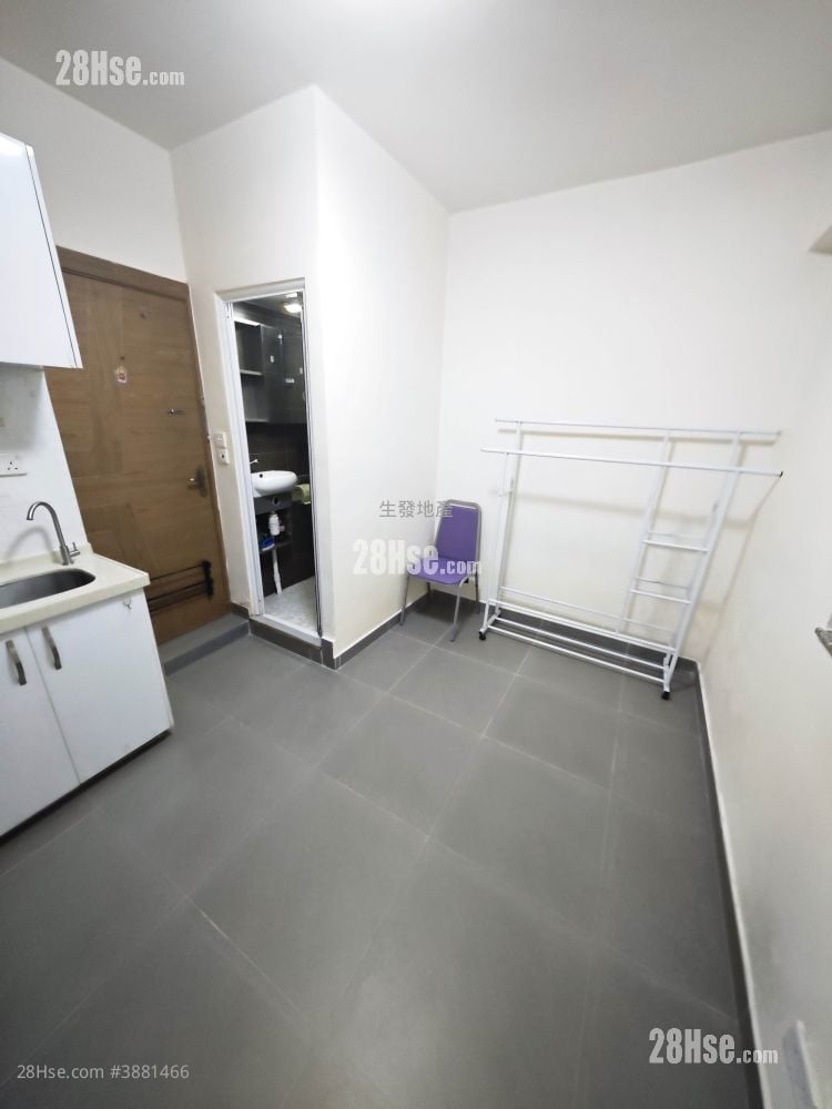 Yin Hing Building Rental Studio , 1 Bathroom 120 ft²