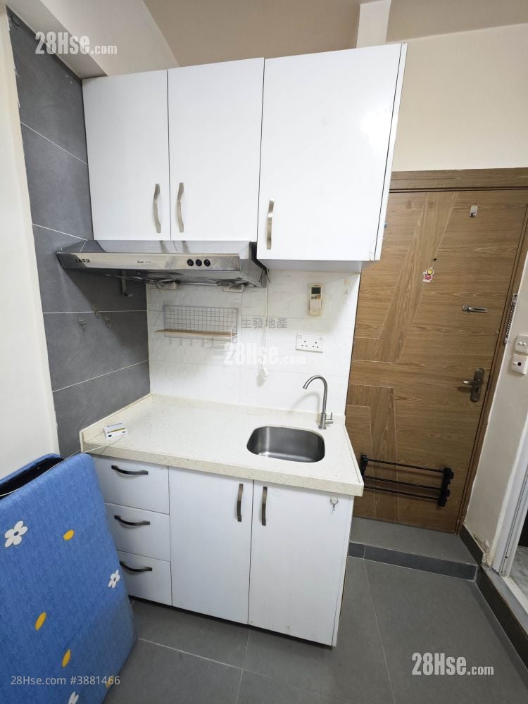 Yin Hing Building Rental Studio , 1 Bathroom 120 ft²