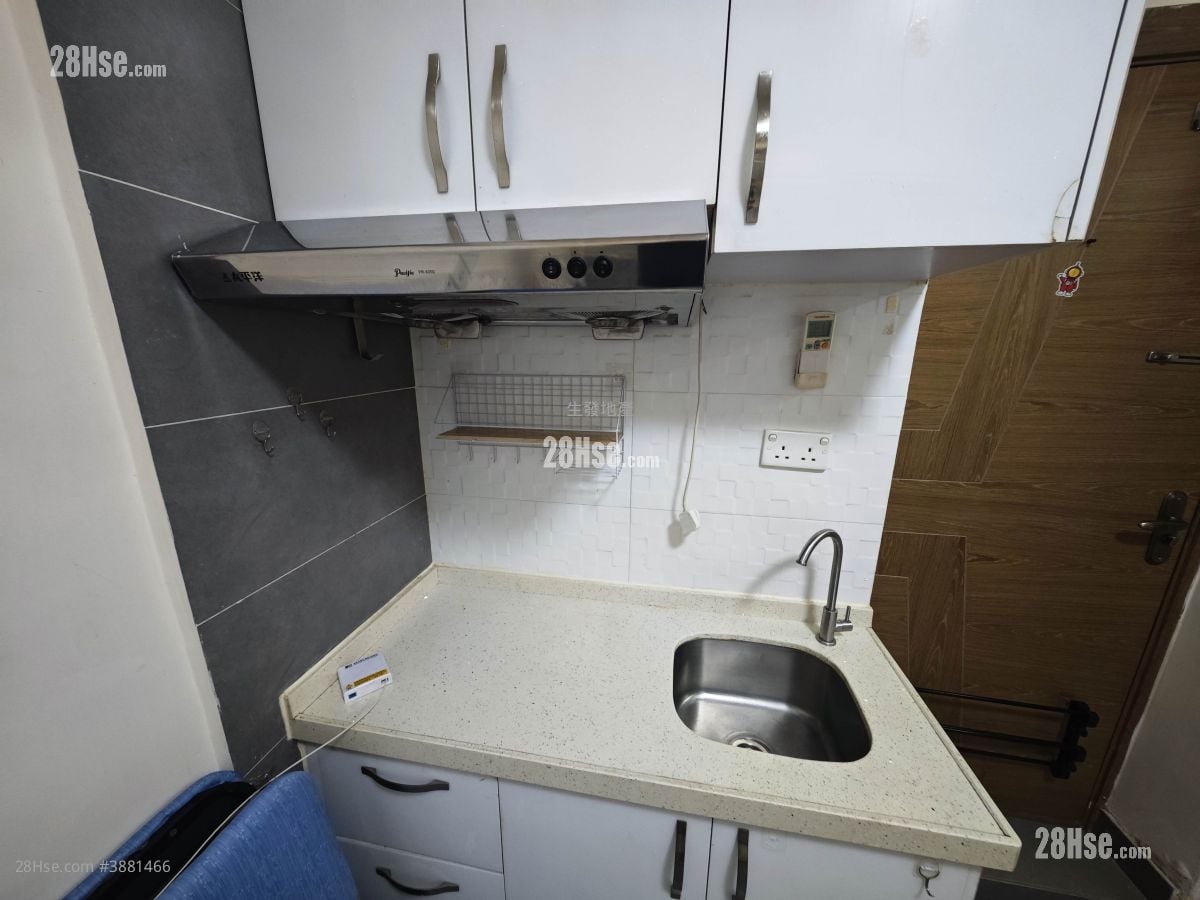 Yin Hing Building Rental Studio , 1 Bathroom 120 ft²