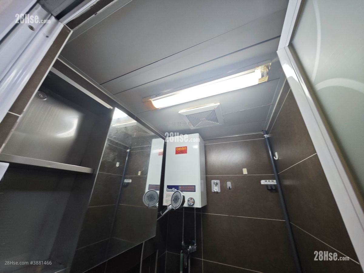 Yin Hing Building Rental Studio , 1 Bathroom 120 ft²