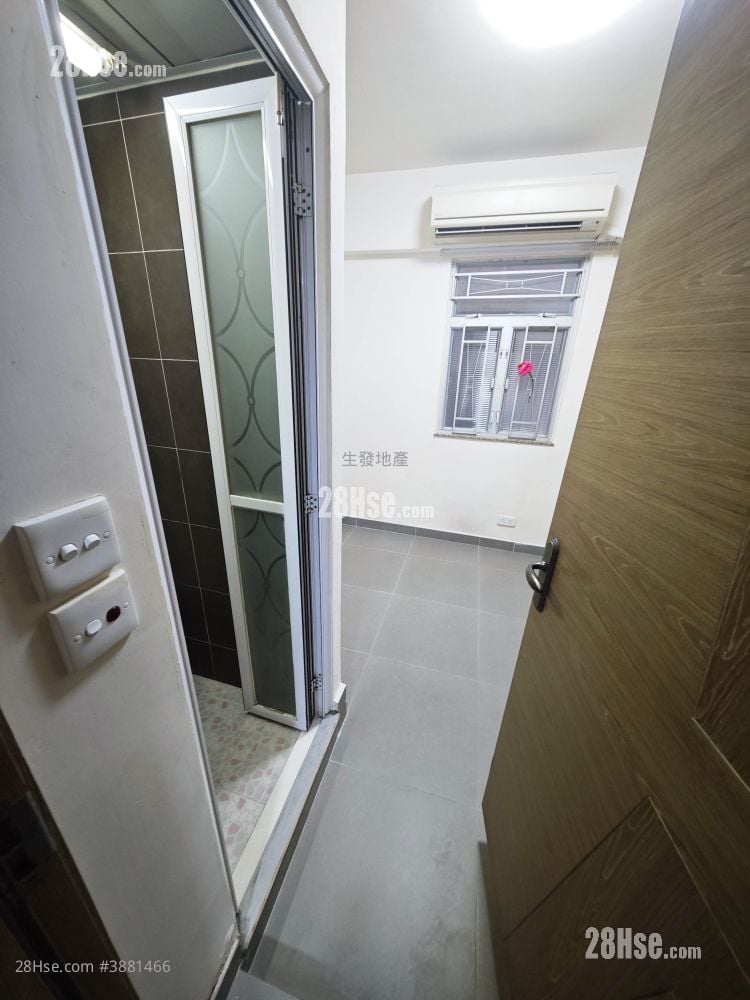 Yin Hing Building Rental Studio , 1 Bathroom 120 ft²