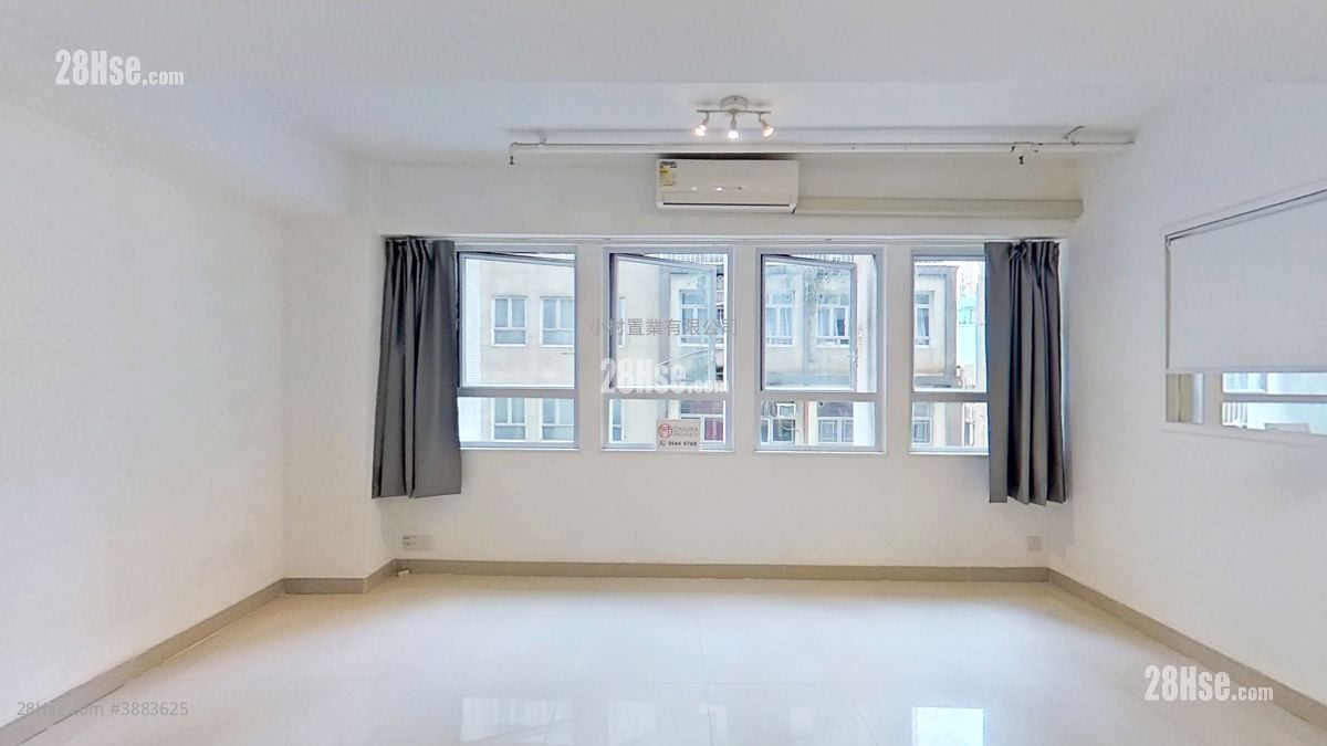 master room: Kam Tak Building Rental 2 Bedrooms , 1 Bathroom 800 ft²