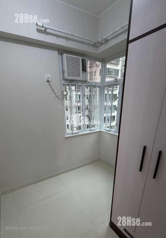 Yau Lee Building Rental 2 Bedrooms , 1 Bathroom 323 ft²