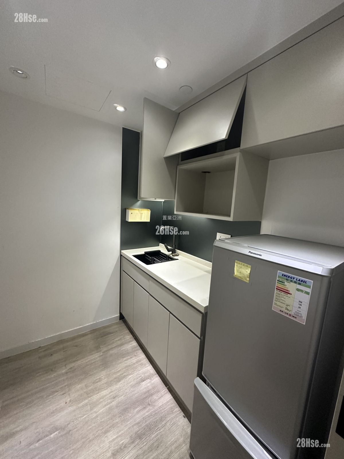 干諾道中128號 Rental 3 Bedrooms , 1 Toilet
