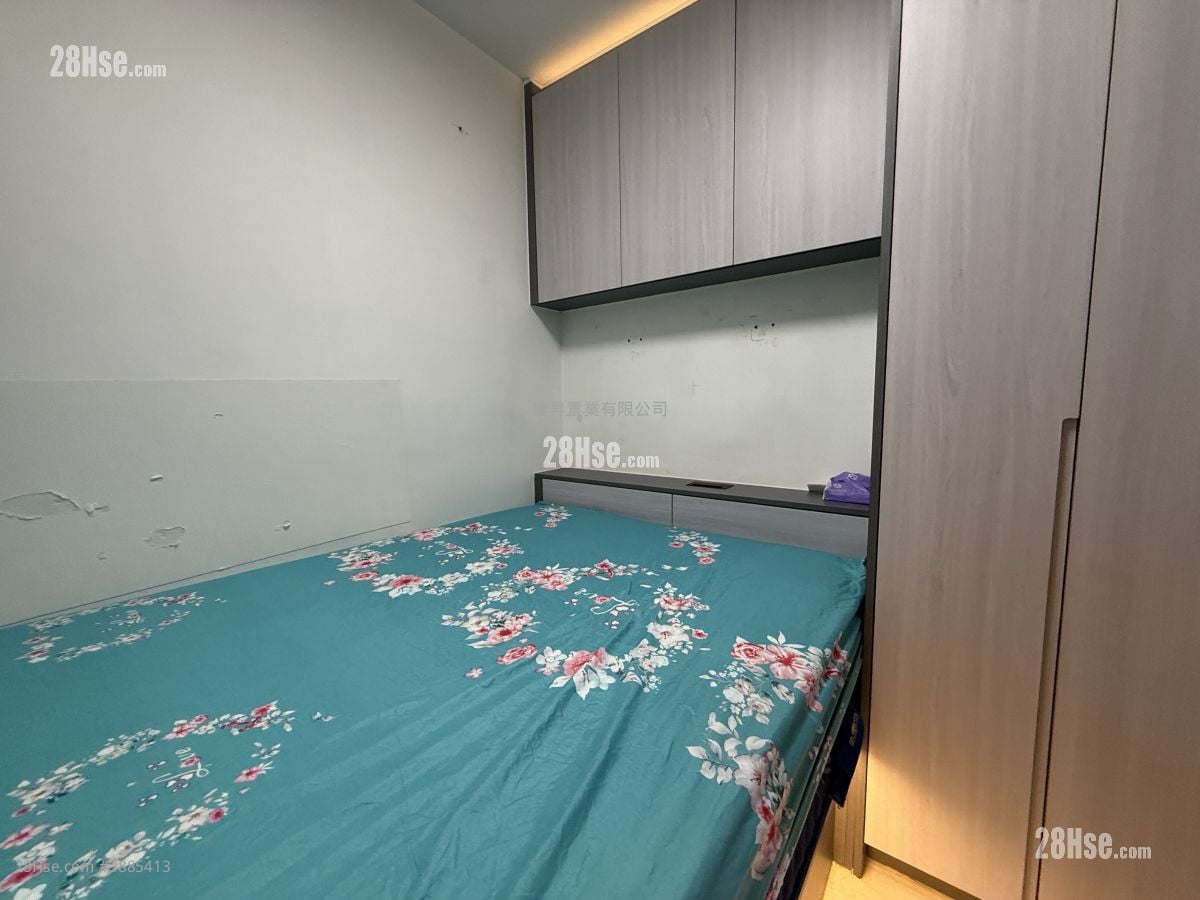 Siu Fung Court Sell 2 Bedrooms , 1 Bathroom 278 ft²