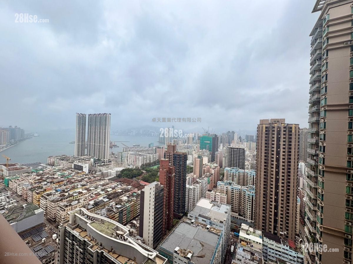 Sky Tower Sell 2 Bedrooms , 1 Bathroom 452 ft²