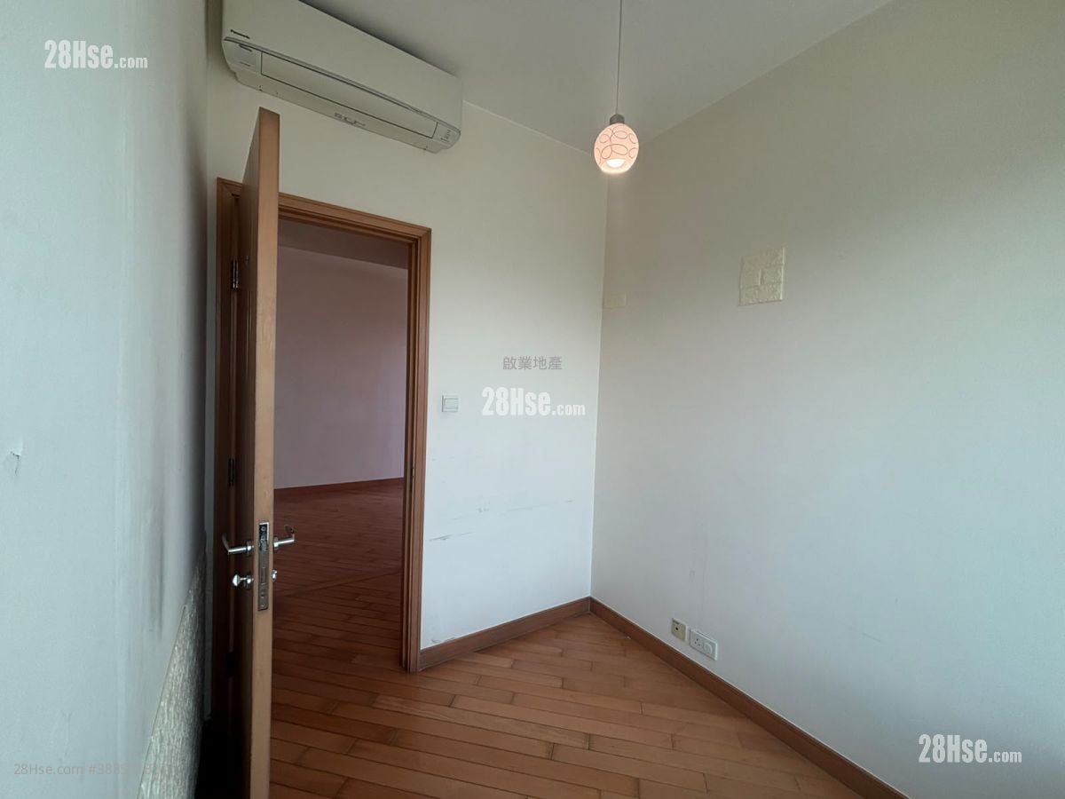 Manhattan Hill Rental 2 Bedrooms , 1 Bathroom 558 ft²