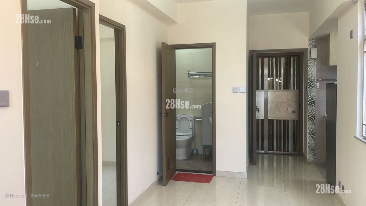 Aik San Mansion Rental 2 Bedrooms , 1 Bathroom 363 ft²