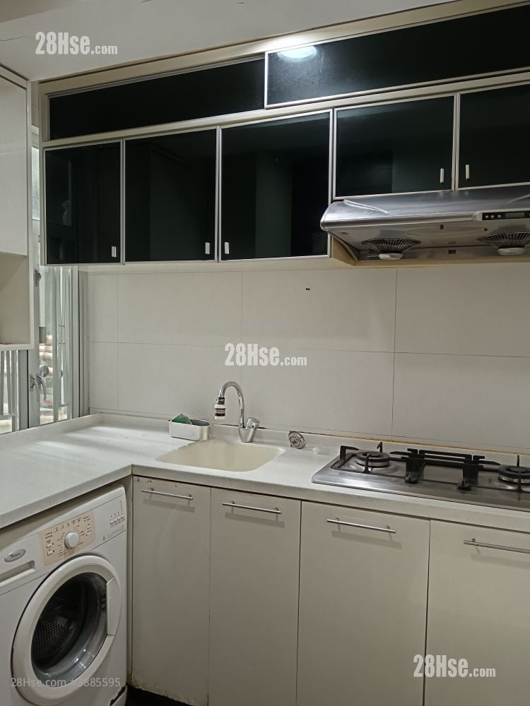 Glamour Garden Rental 1 Bathroom 386 ft²
