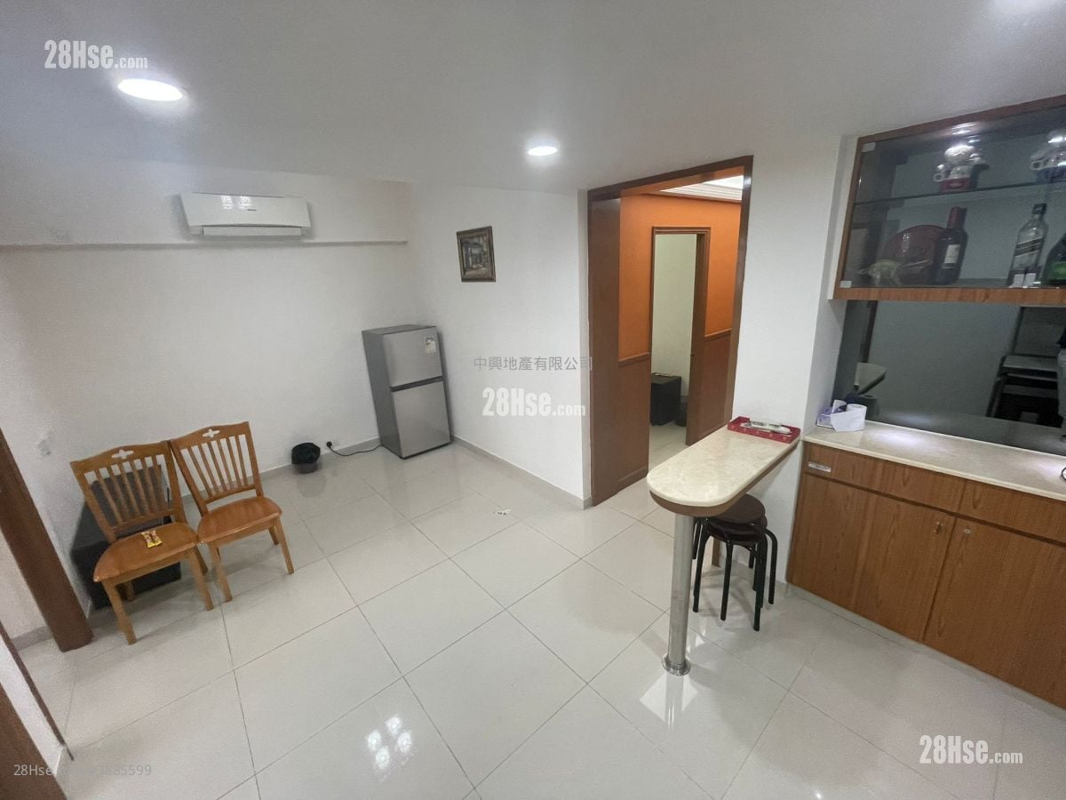 Hong Kiu Mansion Rental 3 Bedrooms , 1 Bathroom 585 ft²
