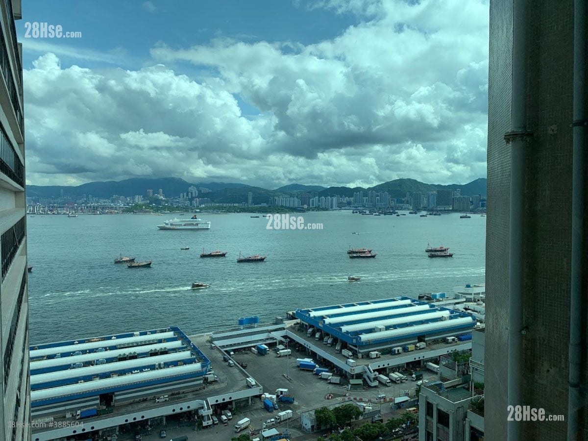 Lun Fung Court Rental 3 Bedrooms , 1 Bathroom 440 ft²