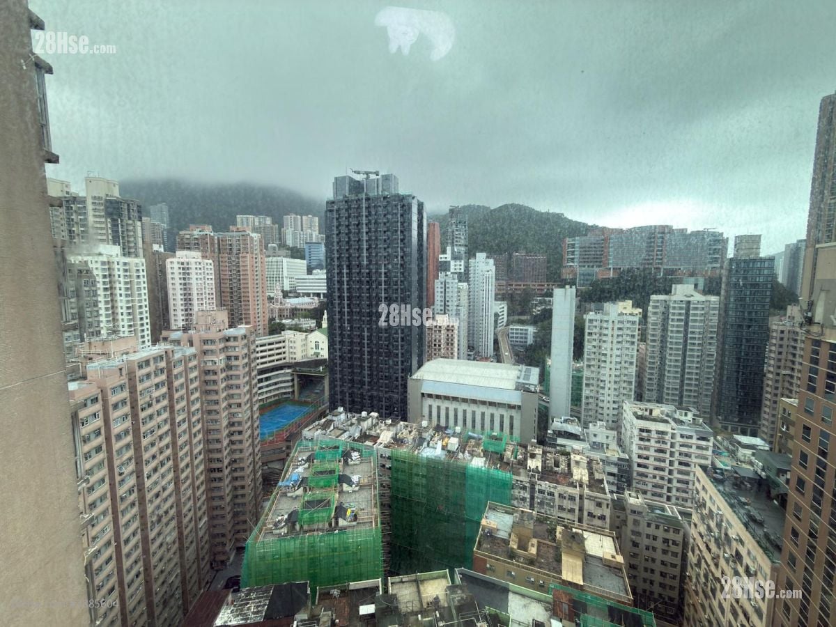 Lun Fung Court Rental 3 Bedrooms , 1 Bathroom 440 ft²