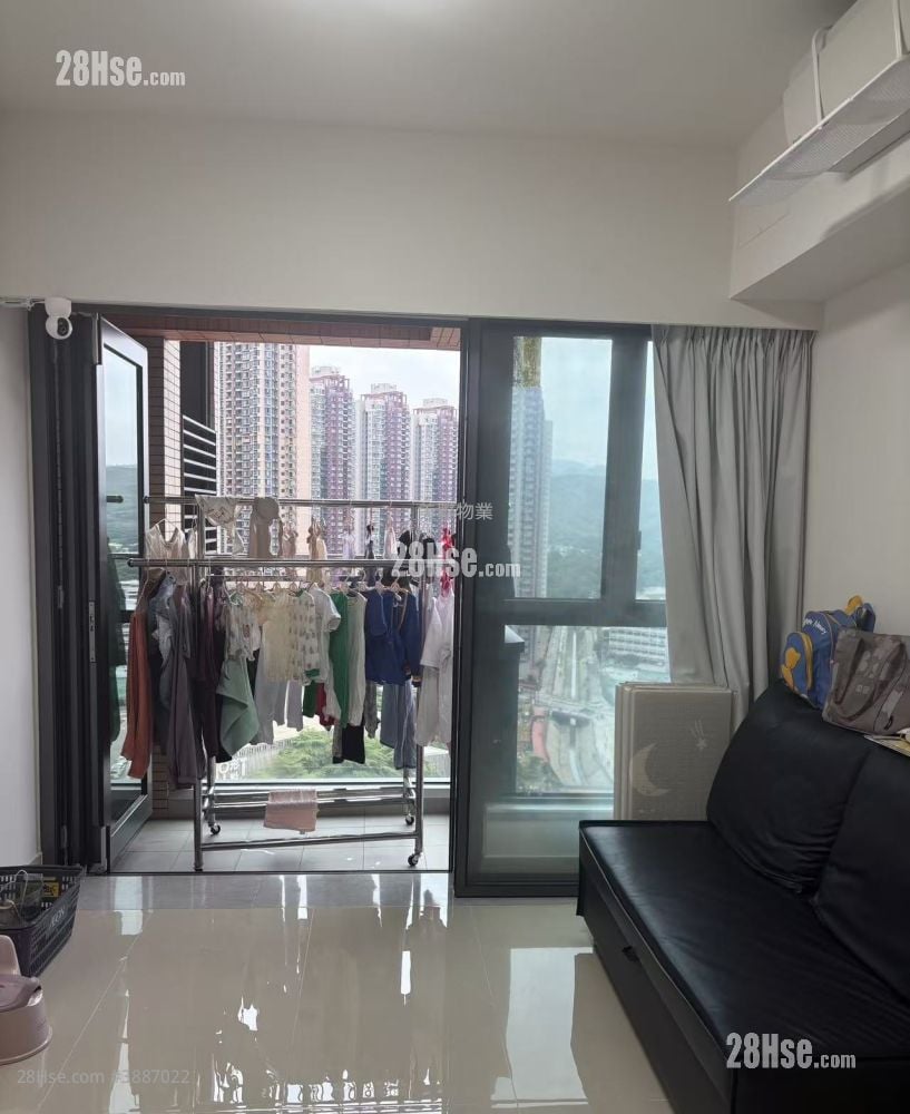 The Yoho Hub Sell 3 Bedrooms , 3 Bathrooms 858 ft²