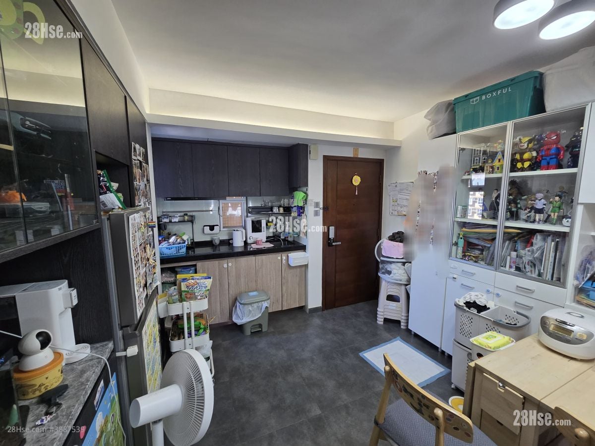Lakeside Garden #3887539 For Sale Property Detail Page – pohled 3