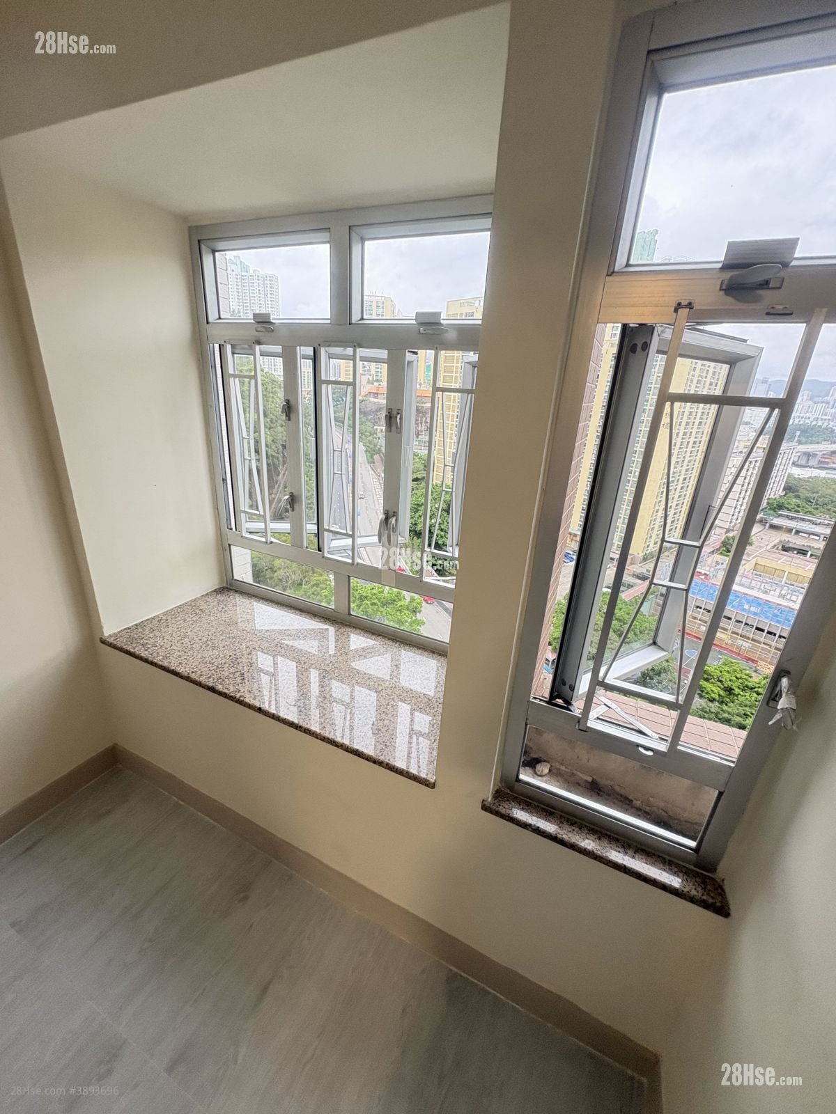 Mayfair Gardens #3893696 For Sale Property Detail Page - Bild 2