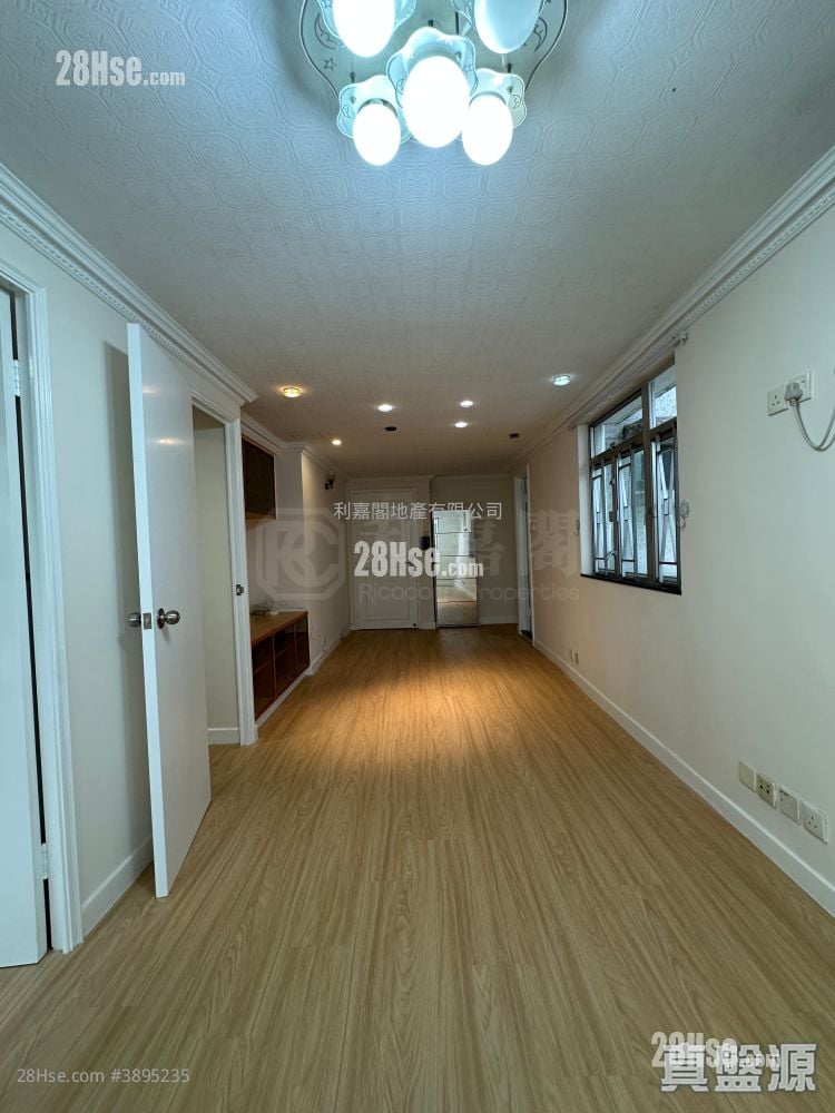 Shatin Centre Sell 3 Bedrooms 659 ft²