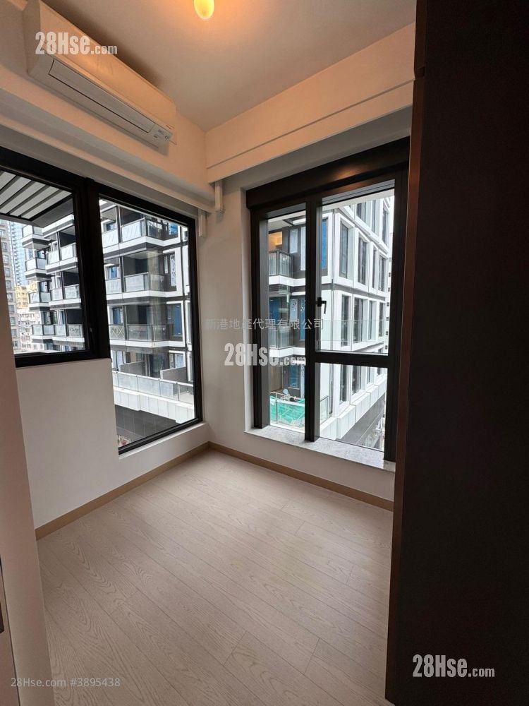 Baker Circle Euston #3895438 Rental Property Detail Page - Widok 2