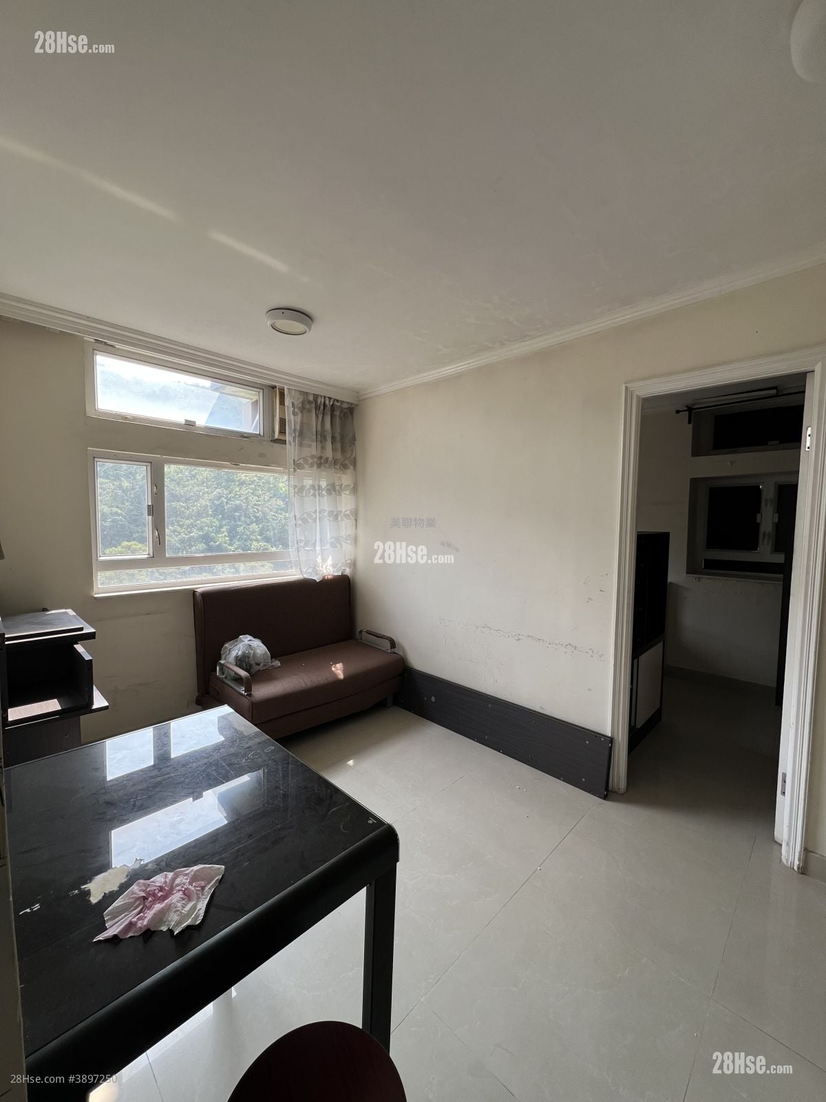 Ching Wah Court Sell 2 Bedrooms , 1 Bathroom 363 ft²