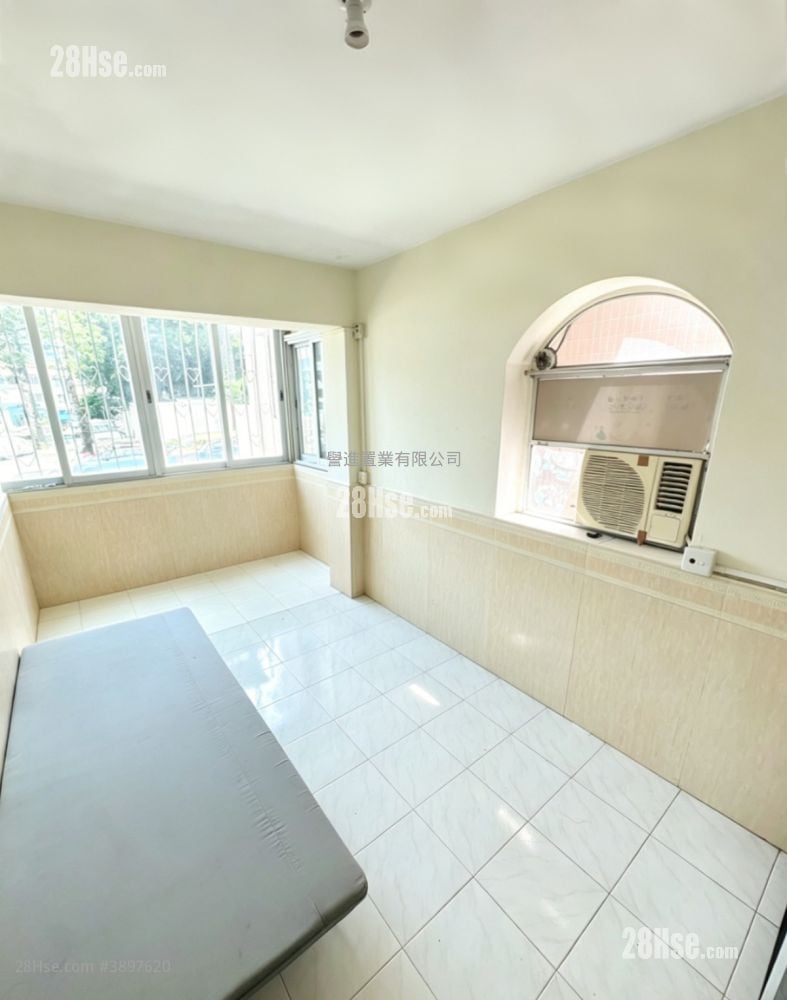 Village #3897620 For Sale Property Detail Page - Widok 4