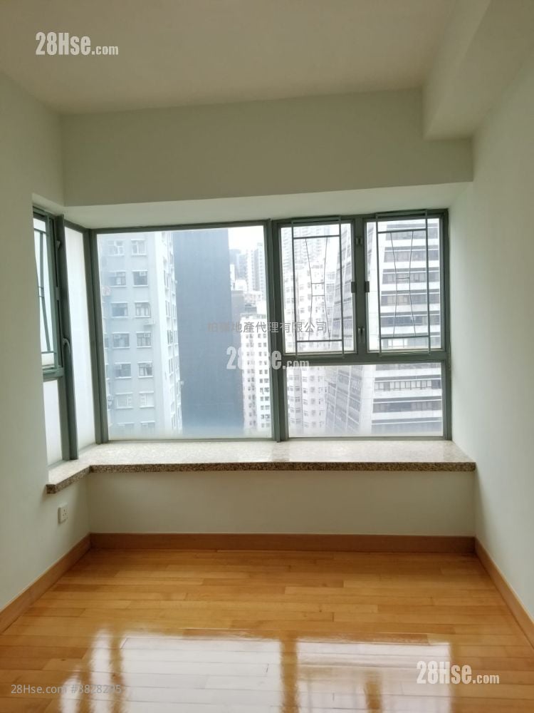 Queen's Terrace #3828295 For Sale Property Detail Page - Vista 2