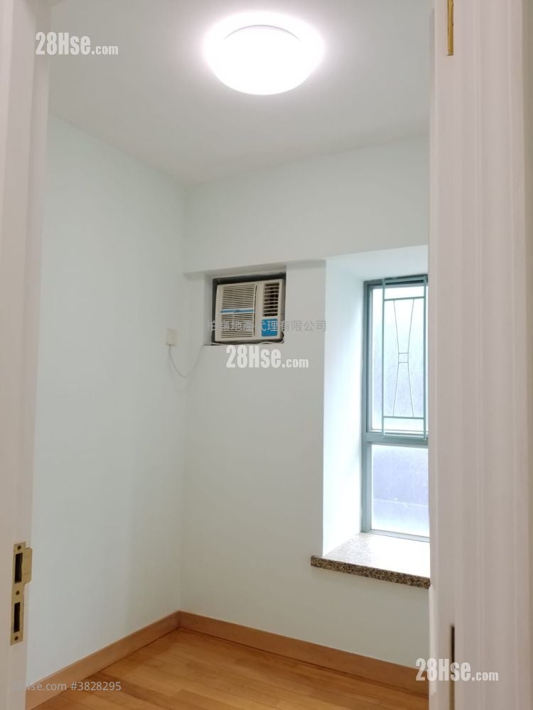 Queen's Terrace #3828295 For Sale Property Detail Page - Vista 3