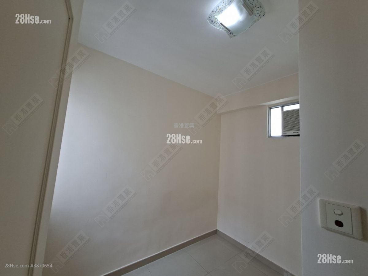 Aberdeen Centre #3870654 For Sale Property Detail Page - Bild 5