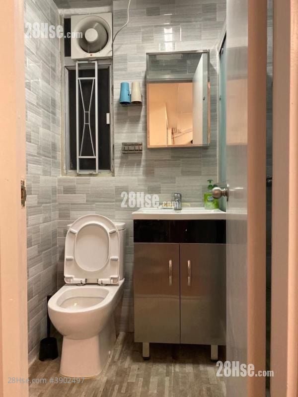 Kwan Yick Building Phase 3 Rental 2 Bedrooms , 1 Bathroom 374 ft²