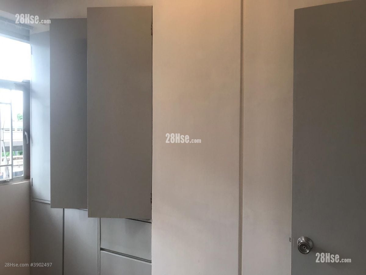 Kwan Yick Building Phase 3 Rental 2 Bedrooms , 1 Bathroom 374 ft²