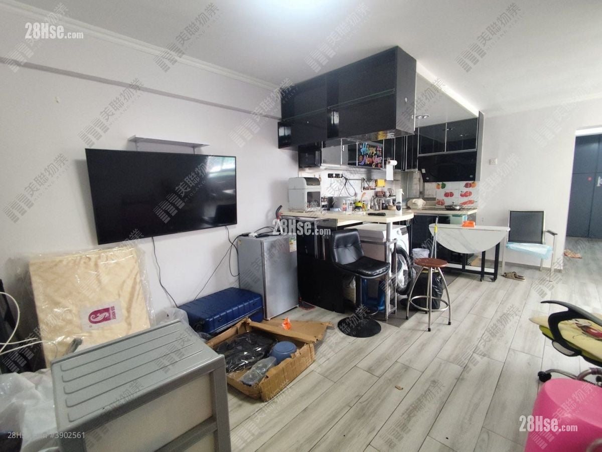 Wing Fok Centre Sell 3 Bedrooms 592 ft²