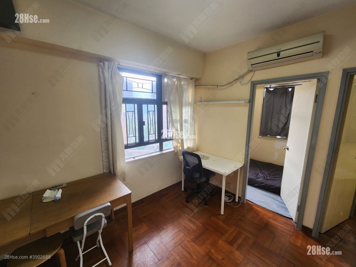 Wai Wah Centre Rental 2 Bedrooms , 1 Bathroom 358 ft²