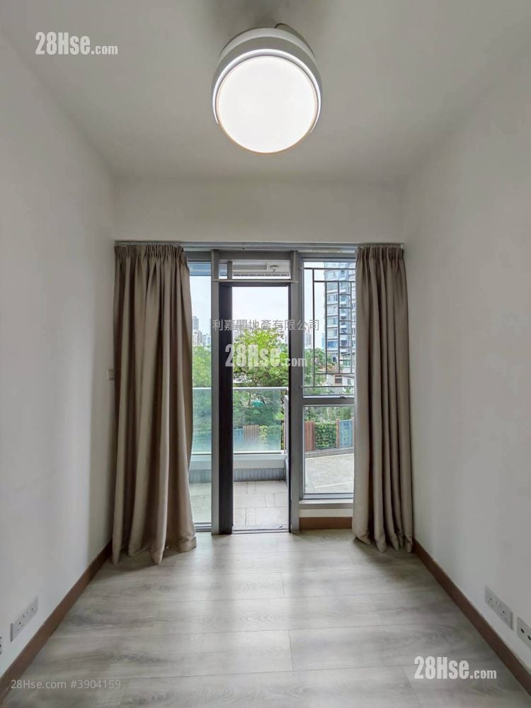 The Reach Sell 2 Bedrooms 440 ft²