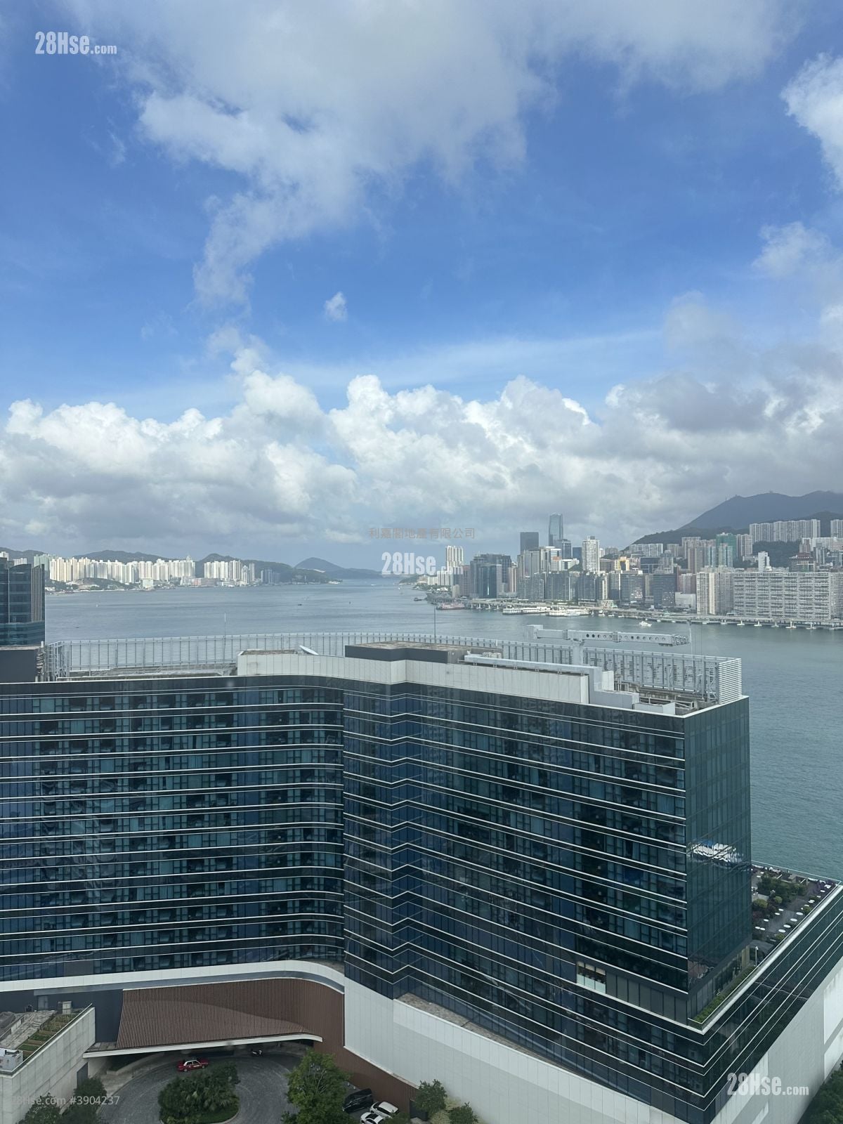 Stars By The Harbour Sell 3 Bedrooms 817 ft²