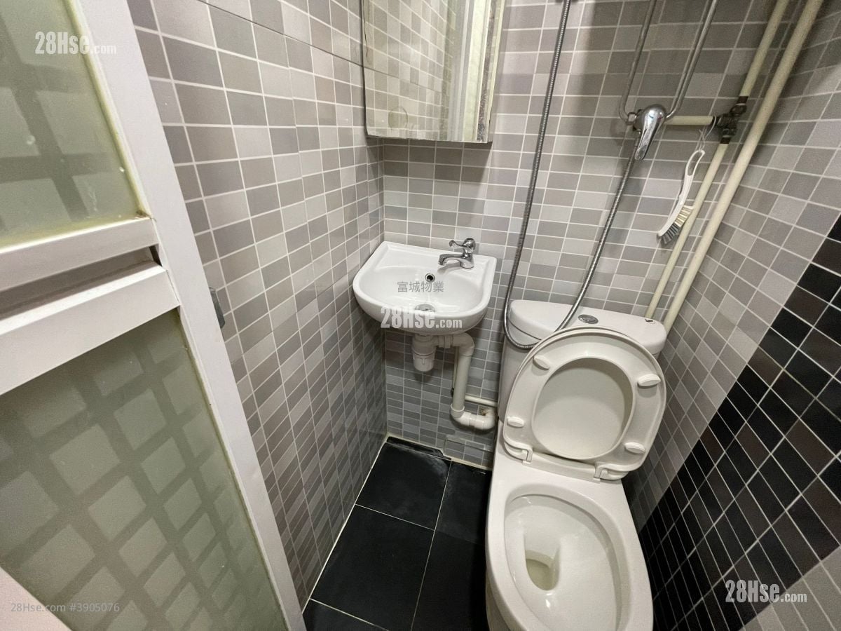 Man Chik Building #3905076 Rental Property Detail Page - Widok 5