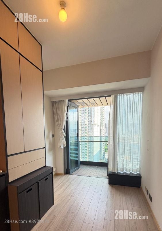 Cetus Square Mile #3905570 Rental Property Detail Page - Widok 2