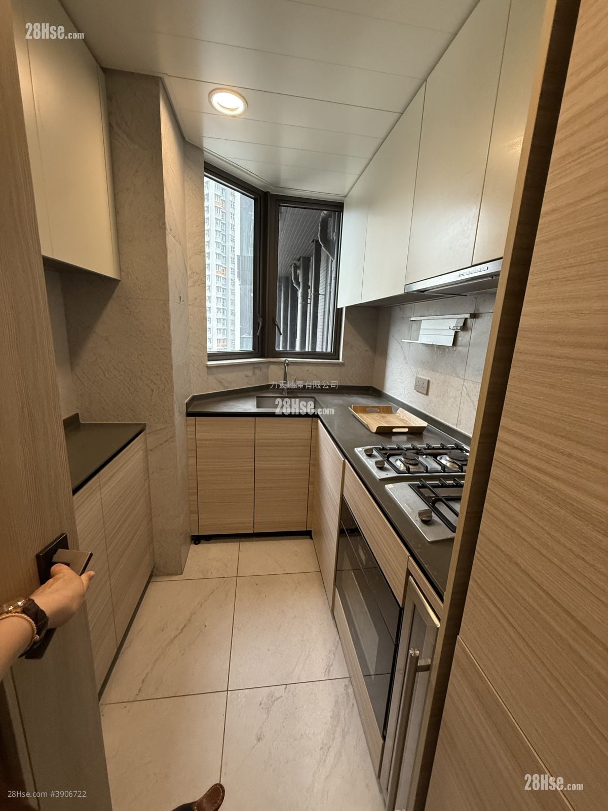 The Arles #3906722 Rental Property Detail Page - Widok 2