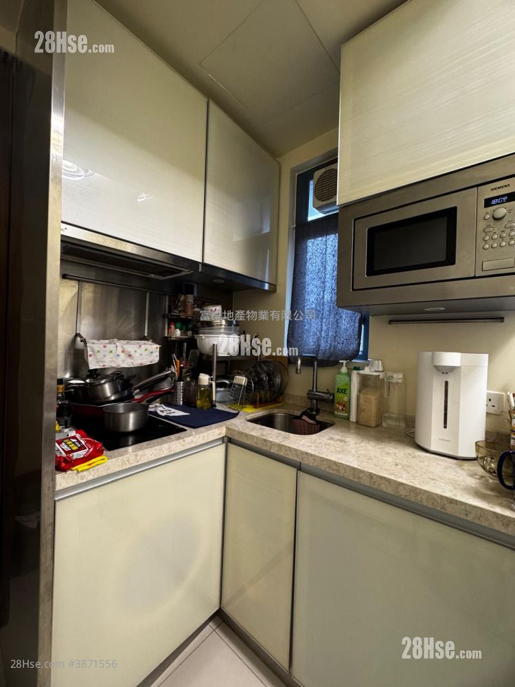 Apartment in HongKong Hong Kong, 荃灣區 Tsuen Wan District - View 3