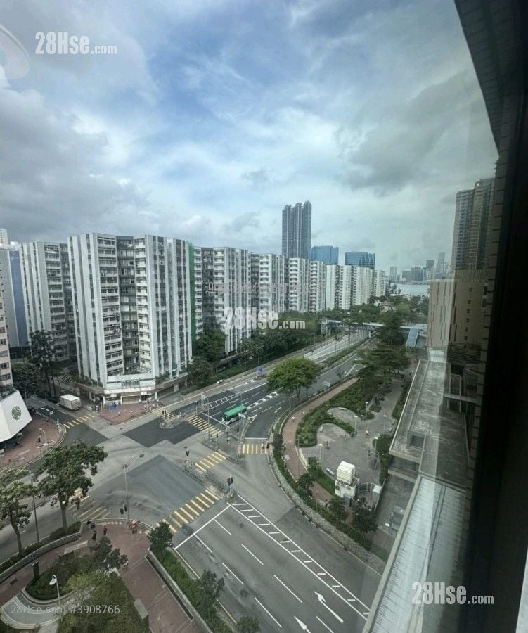 Royal Peninsula Sell 2 Bedrooms , 1 Bathroom 558 ft²
