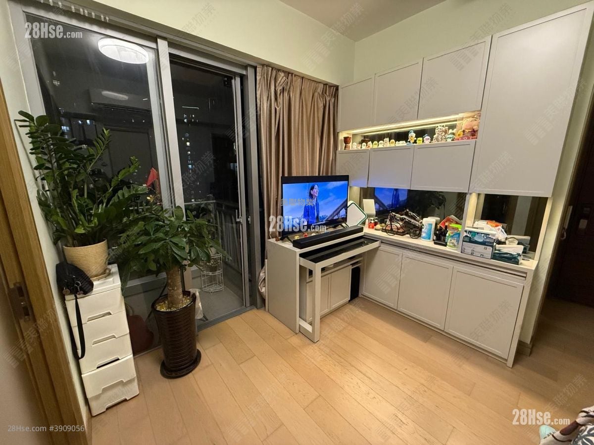 The Reach Rental 2 Bedrooms , 1 Bathroom 414 ft²