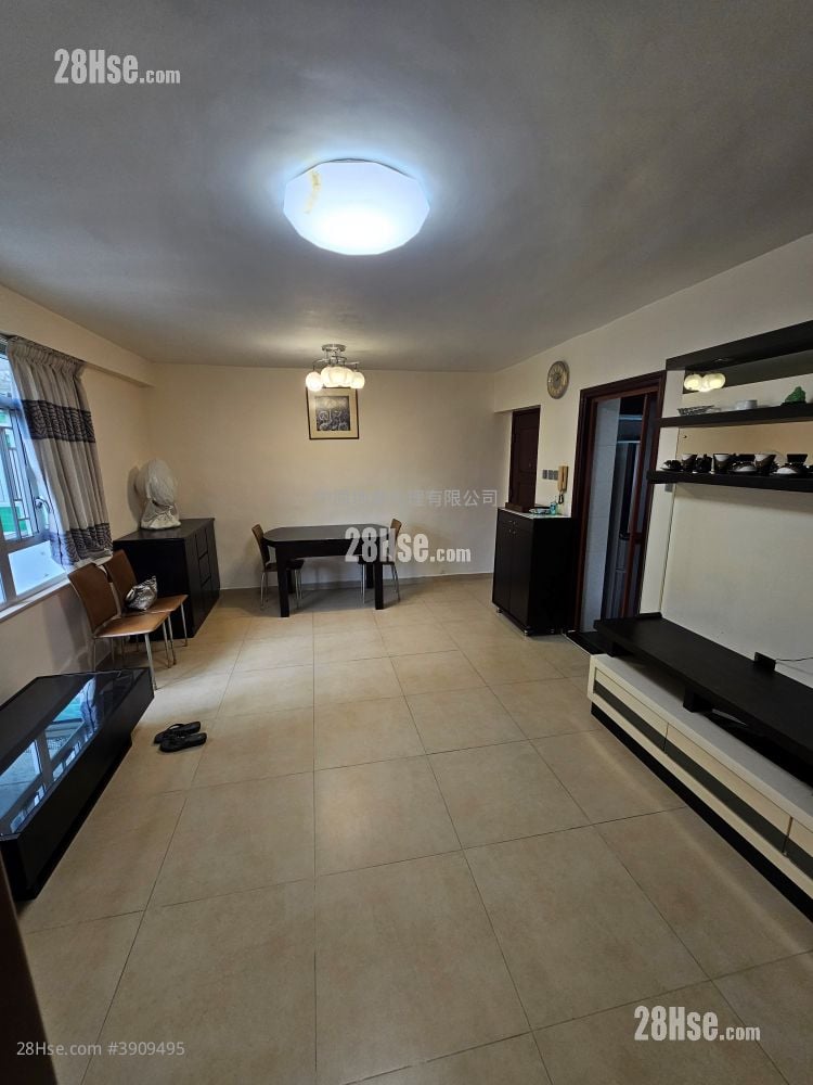 Sunningdale Garden Sell 3 Bedrooms , 1 Bathroom 582 ft²