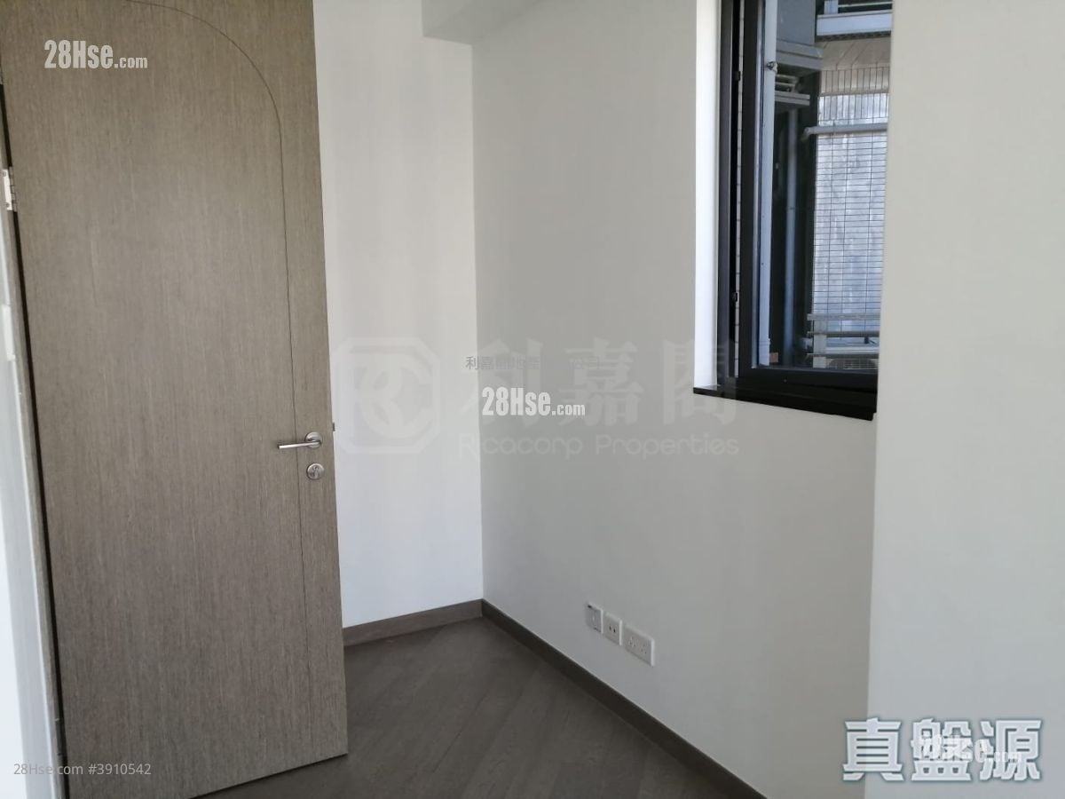 Upper River Bank #3910542 Rental Property Detail Page - Widok 2