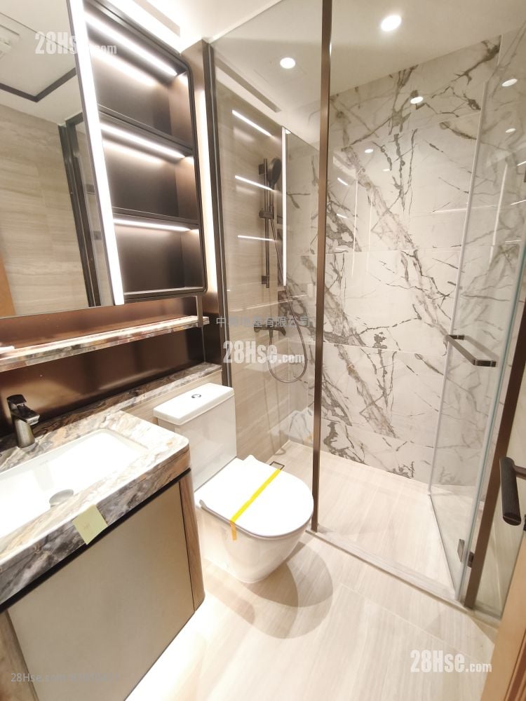 Topside Residence #3910431 Rental Property Detail Page - Więcej