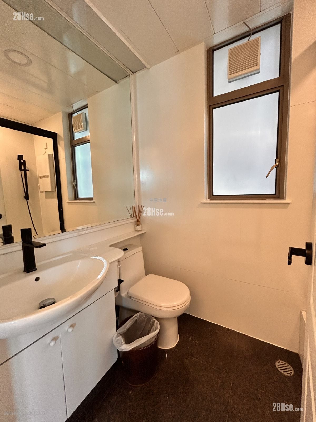 Grand Excelsior #3912365 Rental Property Detail Page - Widok 4