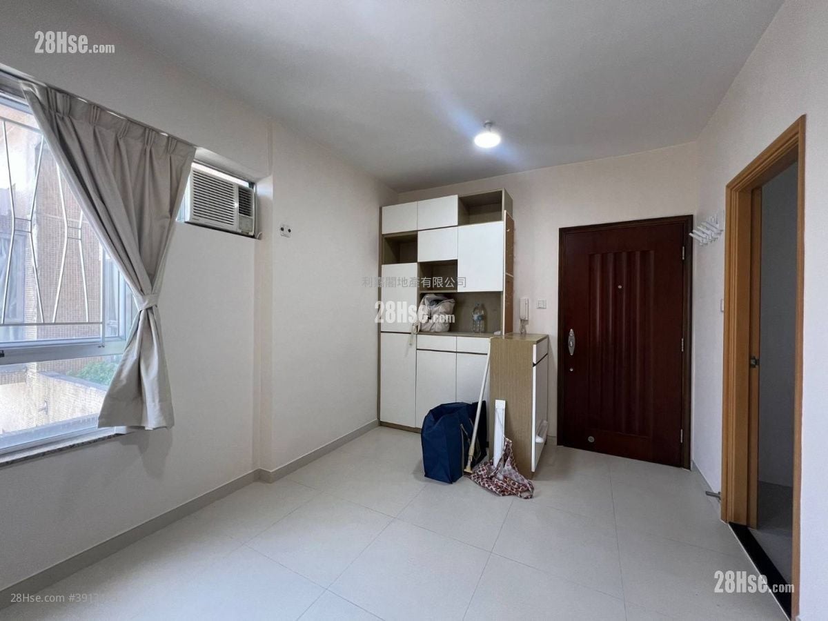 Tsing Yi Garden Sell 2 Bedrooms 343 ft²