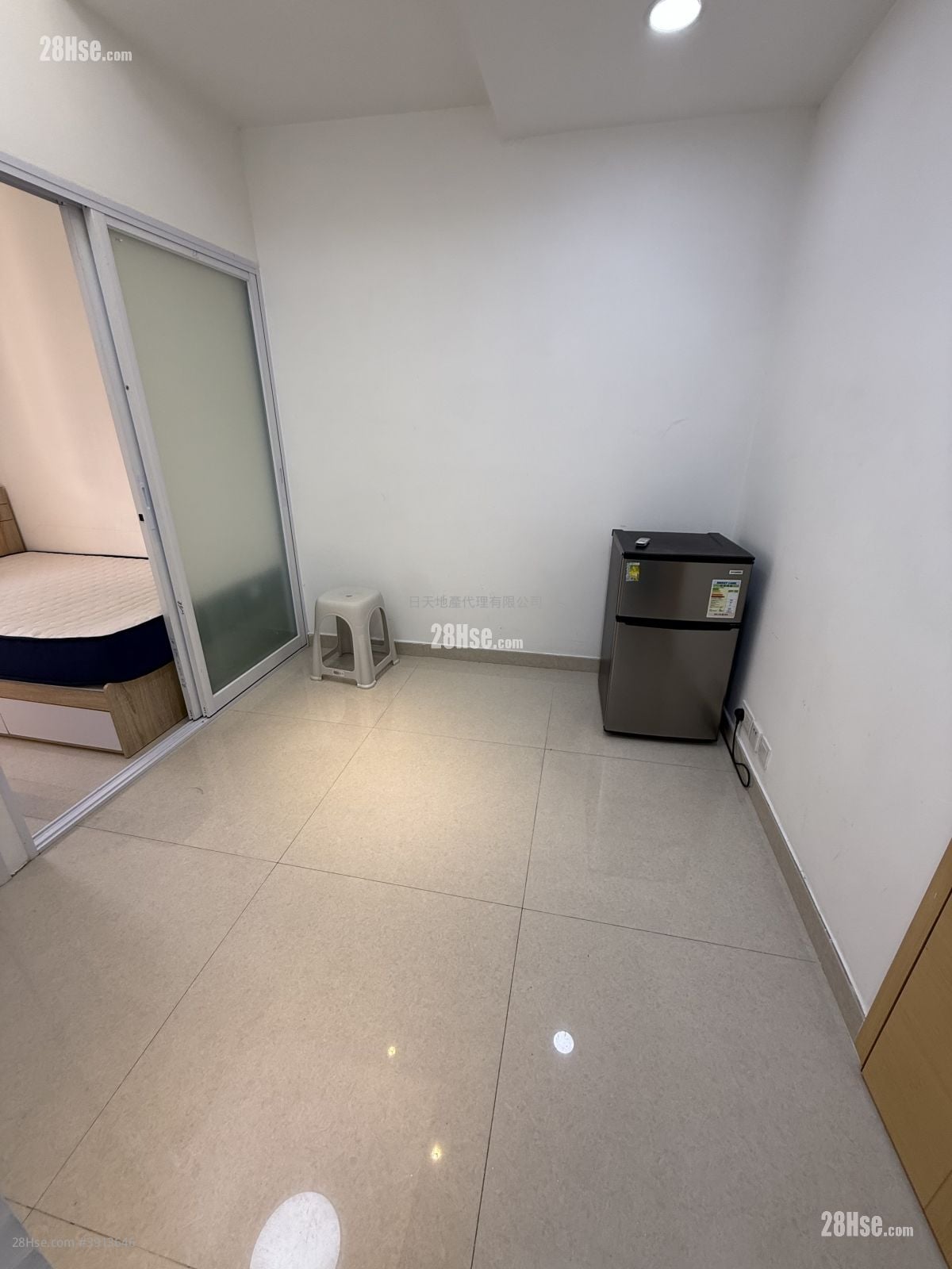 Overseas Court #3913646 Rental Property Detail Page - Bild 2