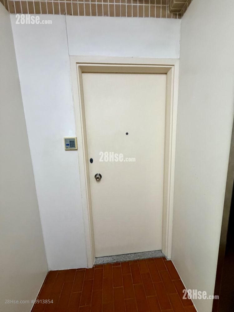 Kong Ling Building #3913854 Rental Property Detail Page - Vista 6