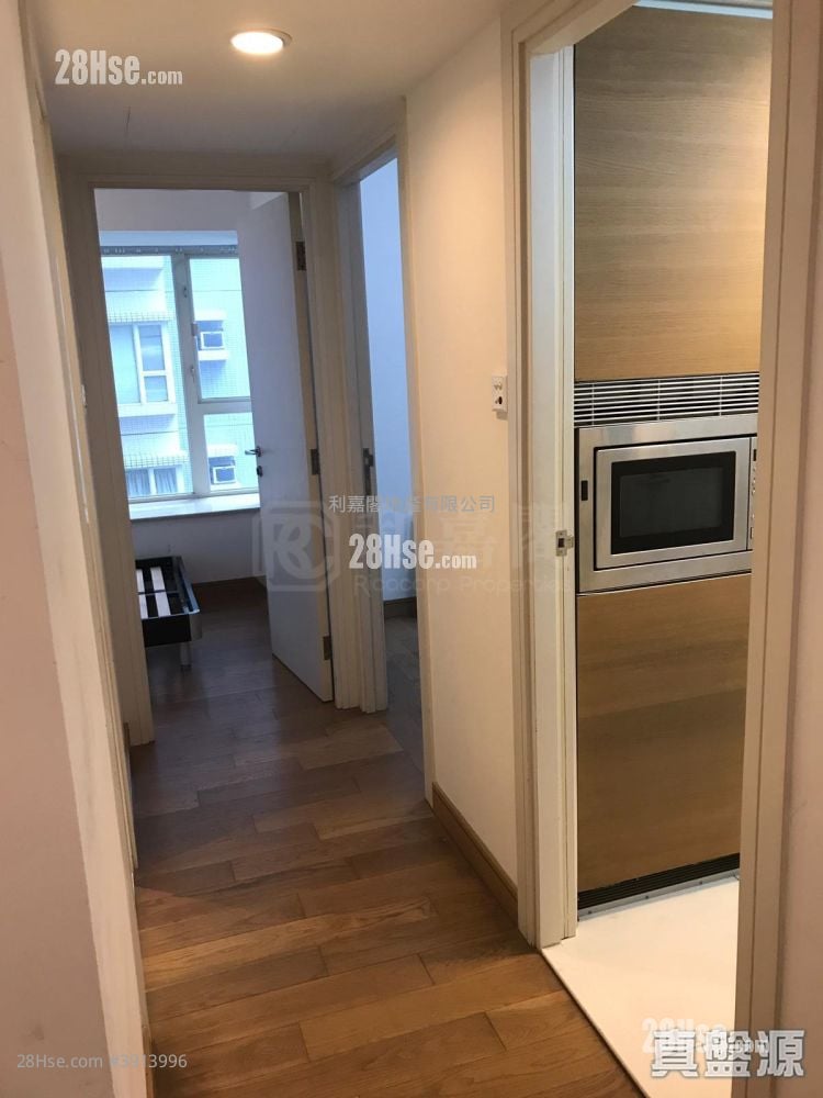 Centre Stage #3913996 For Sale Property Detail Page - Aanzicht 3