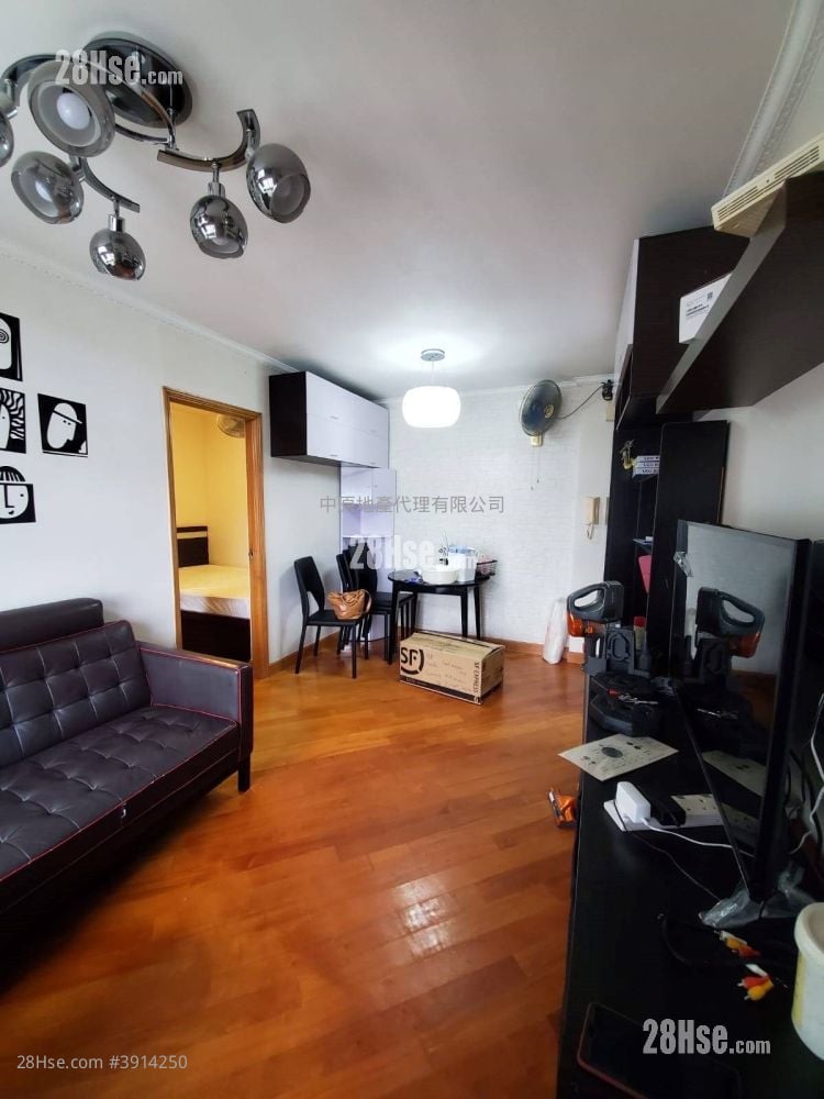 Ching Wah Court Sell 2 Bedrooms 401 ft²
