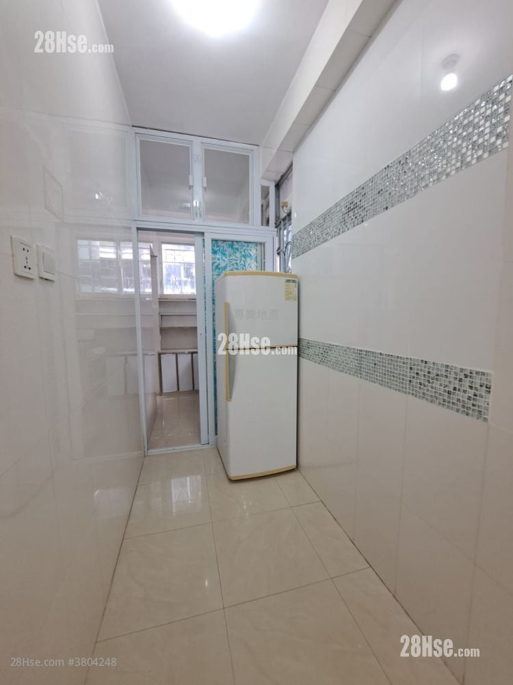 Kam Bit Building #3804248 For Sale Property Detail Page - Widok 2