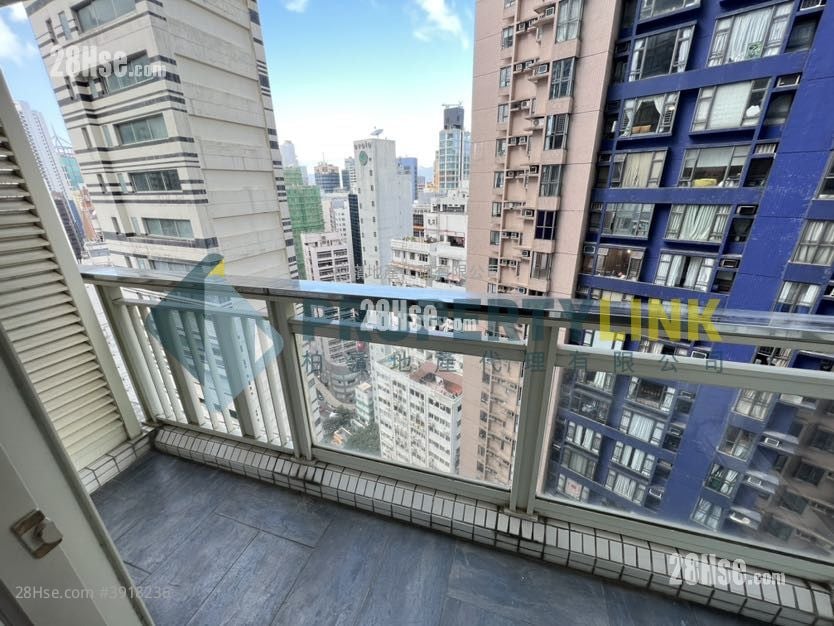 Centre Stage #3918236 For Sale Property Detail Page - Aanzicht 2